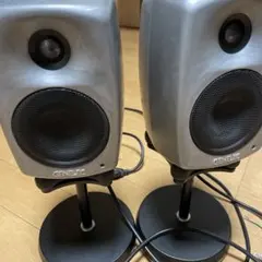 GENELEC 8020d スタジオモニタースピーカー 本体 ペア シルバー - メルカリ
