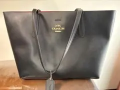 コーチ トートバッグ チャーム付き 黒　レザー 革　F31535