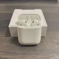 Apple AirPods 本体 充電ケース付きのサムネイル