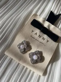 フラワー型ピアス パーティーや宴会、卒業式など