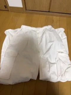 GU ホワイト カーゴパンツ Sサイズ