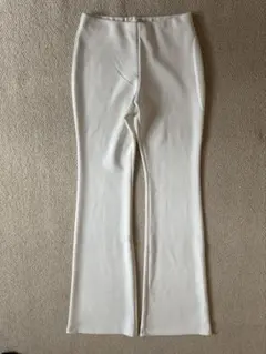 新品未使用 ZARA ホワイト スラックス フレアパンツ Mサイズ