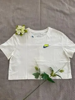 NIKE⭐︎ナイキ　半袖Tシャツ　白⭐︎ロゴ入り　Ｌサイズのサムネイル