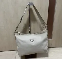 PRADAプラダ✨ショルダー アイボリー ナイロン レザー 三角ロゴ 斜め 