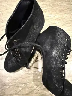 シャネル　パールヒール　黒 スエード風 レースアップ　ショートブーツ 35ハーフ