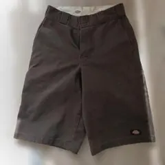 メンズ Dickies ダークブラウン ショートパンツ