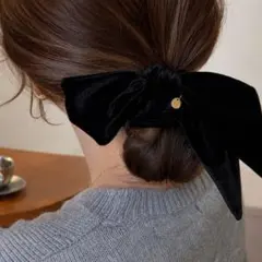 ベロア リボン ヘアアクセ シュシュ 黒 ヘアゴム 韓国 おしゃれ プレゼントのサムネイル