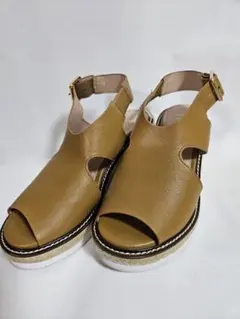 お値下げしました❗　美品　fitfit サンダル23.5(3E)タン(薄茶)色