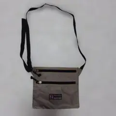 Newhattan ベージュ サコッシュバッグ