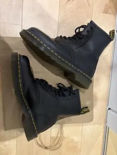 希少美品】Dr.Martens SOLOVAIRの8ホール青タグブーツ 24㎝ - メルカリ