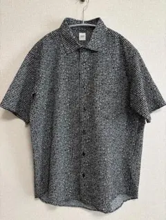 【美品】TAKEO KIKUCHI チェック×花柄 半袖シャツ 黒のサムネイル