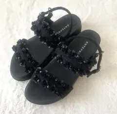 美品✨ANTEPRIMA アンテプリマ 小花モチーフフットベッドサンダル 黒のサムネイル
