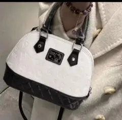 HELLO KITTY ショルダーバッグ ホワイト/ブラック