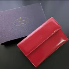 ❋PRADA❋ パテントレザー 折り財布 スカーレット ヴィンテージ