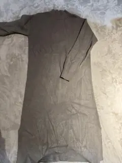 オリーブグレーロングニット タートルネック