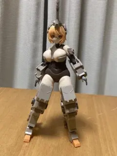 コトブキヤ　フレーム・アームズガール　輝鎚・甲　一部組み立て済み