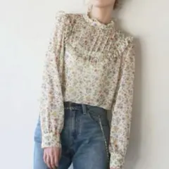 新品未使用 DEICY シアーシフォンフラワーブラウ ス - メルカリ