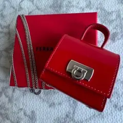 新品未使用✨フェラガモ Airpods Pro ケース チェーンショルダー 赤