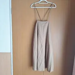 GU ベージュ スリーブレス フレアスカート キャミワンピ