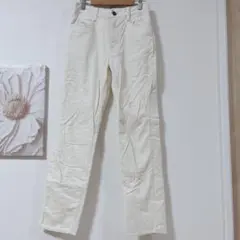 リブインコンフォート　スリムフィットパンツ　ストレート　カジュアル　ホワイト　Mのサムネイル