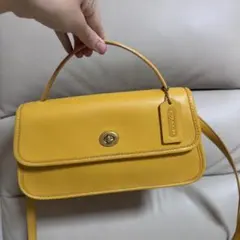 あずき様専用 COACH ショルダーバッグ イエロー - メルカリ