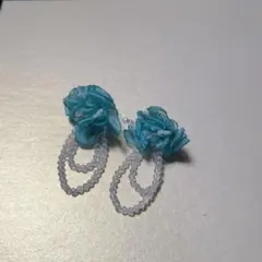 ♥新品未使用♥　ターコイズ　水色　花モチーフ　ビーズ　ハンドメイド　ピアス