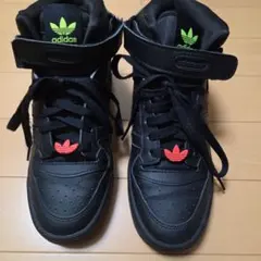 adidas キッズ　スニーカー　フォーラムミッド　22.5cm