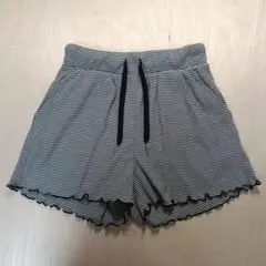パジャマ　ストライプ フリル裾 ショートパンツ　M