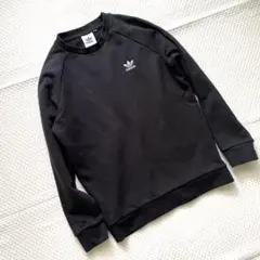 アディダス adidas トレーナー　エッセンシャル クルー スウェットSサイズ