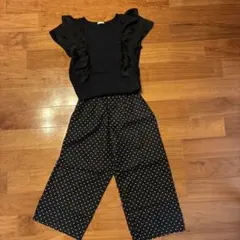 GU 上下　フリルTシャツ　ドットパンツ