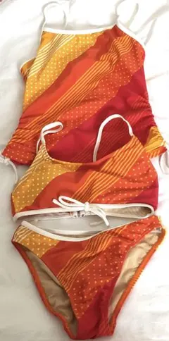 オレンジ・赤・黄色のセパレート水着セット　9Mサイズ　3点セット