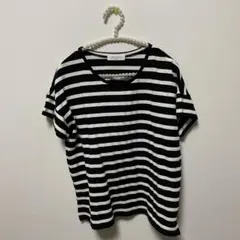 OFUON 黒と白のボーダー半袖カットソー