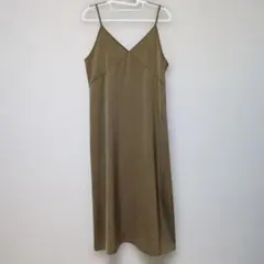 【新品未使用】ユニクロ キャミソールワンピース（キャメル）