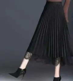 黒のロングプリーツスカート（レース付き）