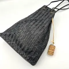 新作 ディアスキン巾着 黒スエード 焦茶ビーズ - メルカリ