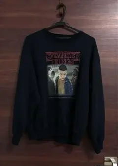 海外ドラマ ストレンジャー・シングス Stranger ThingsスウェットS