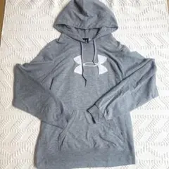 UNDER ARMOUR Lサイズ　グレー　パーカー