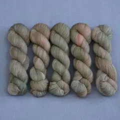 手染め毛糸〈落ち葉〉100g 400m fingering 中細