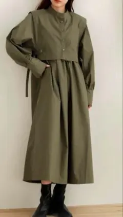 オリーブ色 長袖　ベストレイヤードワンピース　カーキ