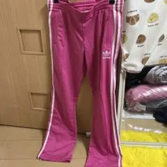 アディダスオリジナルス ピンク ジャージ トラックパンツ