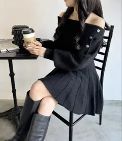 ナイスクラップ オフショルプリーツニットワンピース 黒 オフショルワンピース