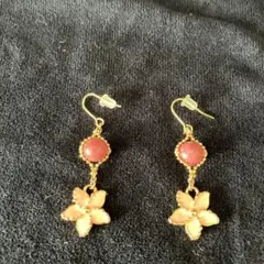 ピンク石 花モチーフ フックピアス