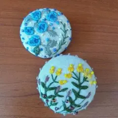 ハンドメイド刺繍ブローチ　2点セット