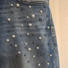 大きなサイズ　42 ザラ　パール装飾付きライトブルーデニムパンツ