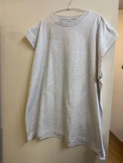 CAMBES グレーのビック袖なしトップスのサムネイル