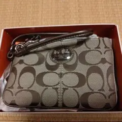 COACH シグネチャー リストレット ポーチ