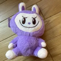 ぬいぐるみ　ラブブ