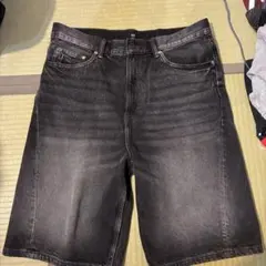 H&M バギーデニムショートパンツのサムネイル