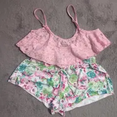 新品未使用】水着カバーアップ レーストップス＆花柄ショートパンツ 2点セットのサムネイル