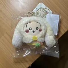 ちいかわ　ロップイヤー　うさぎ ぬいぐるみキーホルダー　イエロー　台湾限定